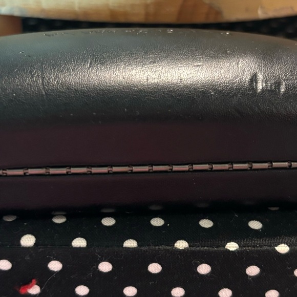 Dolce & Cabana sunglasses case Black with into velvet the the lettering D&B - Picture 4 of 5